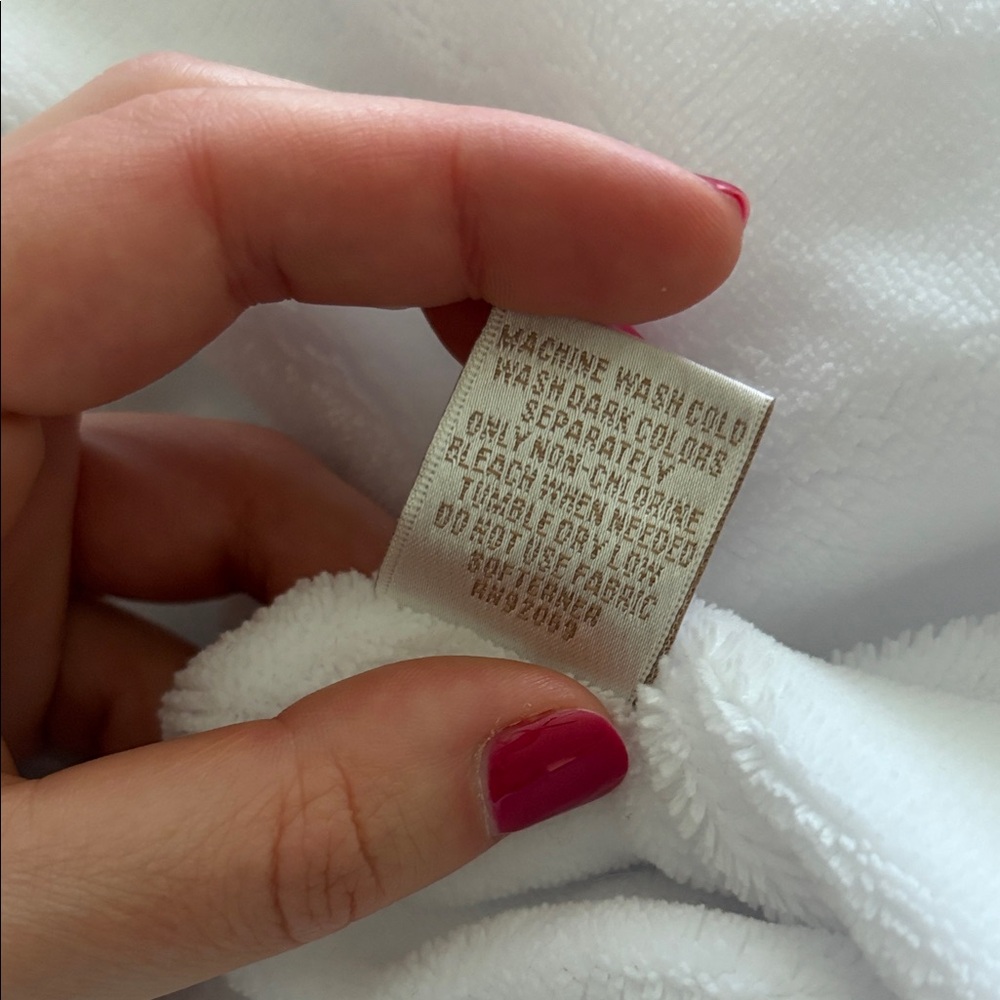 White Shawl Collar Robe - Picture 5 of 6